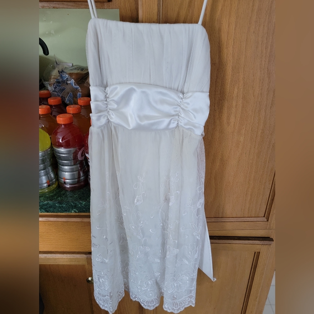 Women's small white lace dress, good for prom, homecoming, flower girl, parties